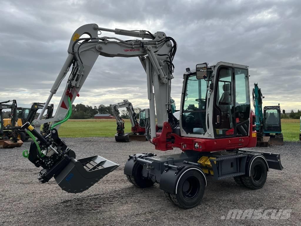 Takeuchi TB 370 W Gumikerekes kotrók