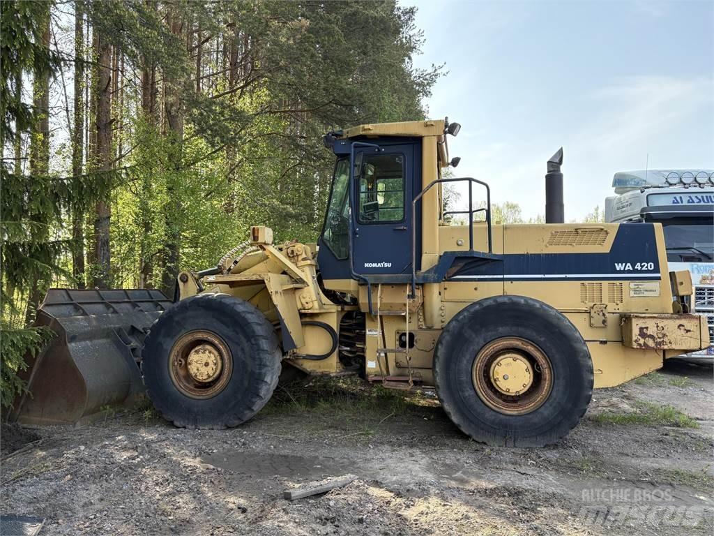 Komatsu WA420-1 Gumikerekes homlokrakodók