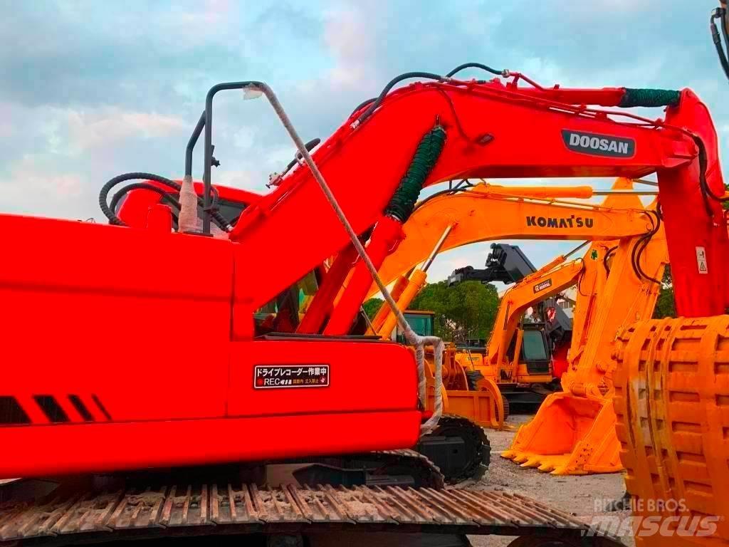 Doosan DX 225 LC Lánctalpas kotrók