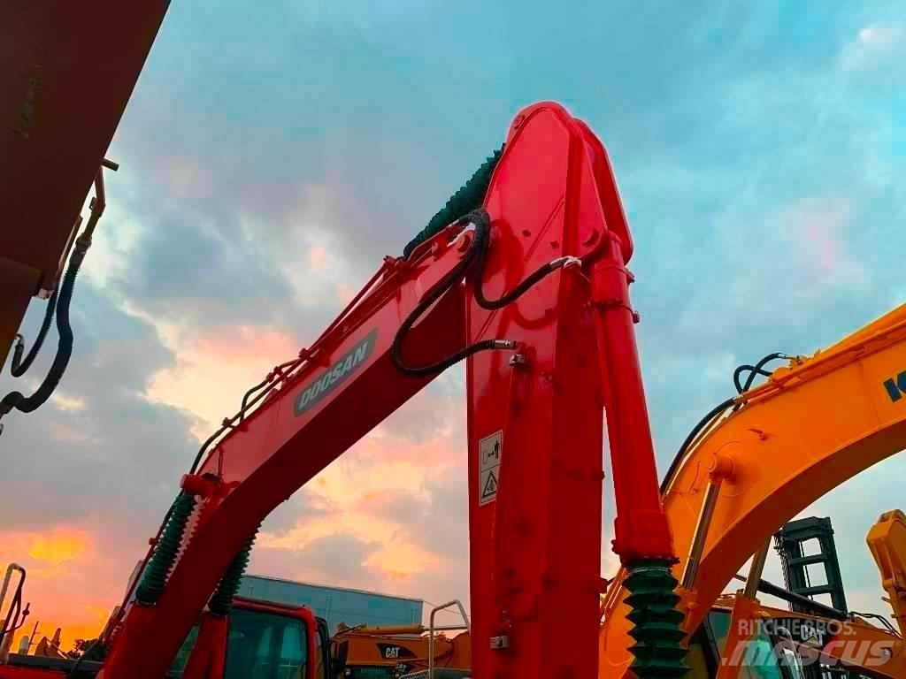 Doosan DX 225 LC Lánctalpas kotrók