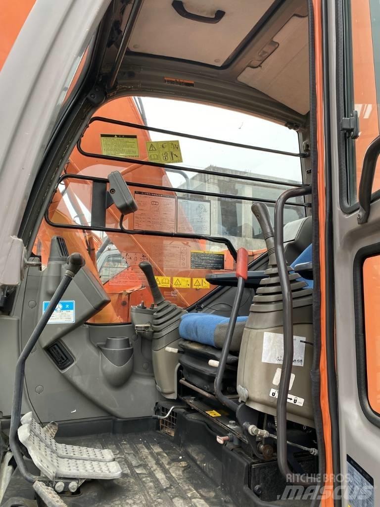 Hitachi 135 Lánctalpas kotrók