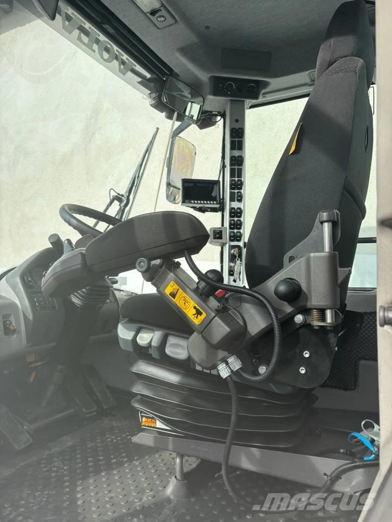 Volvo L90H Agri Gumikerekes homlokrakodók