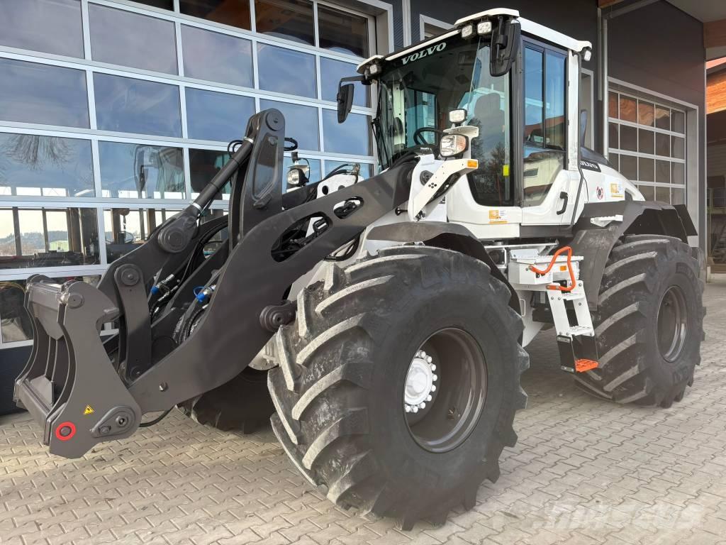 Volvo L90H Agri Gumikerekes homlokrakodók