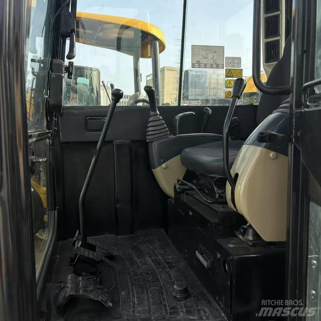CAT 306E Lánctalpas kotrók