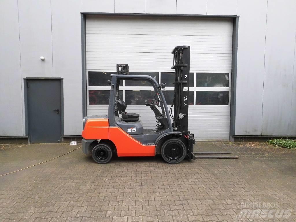 Toyota 02-8 FD 30 Dízel targoncák