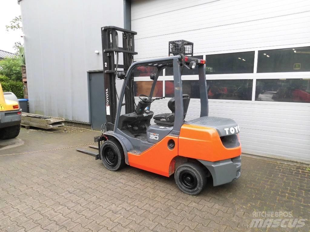 Toyota 02-8 FD 30 Dízel targoncák