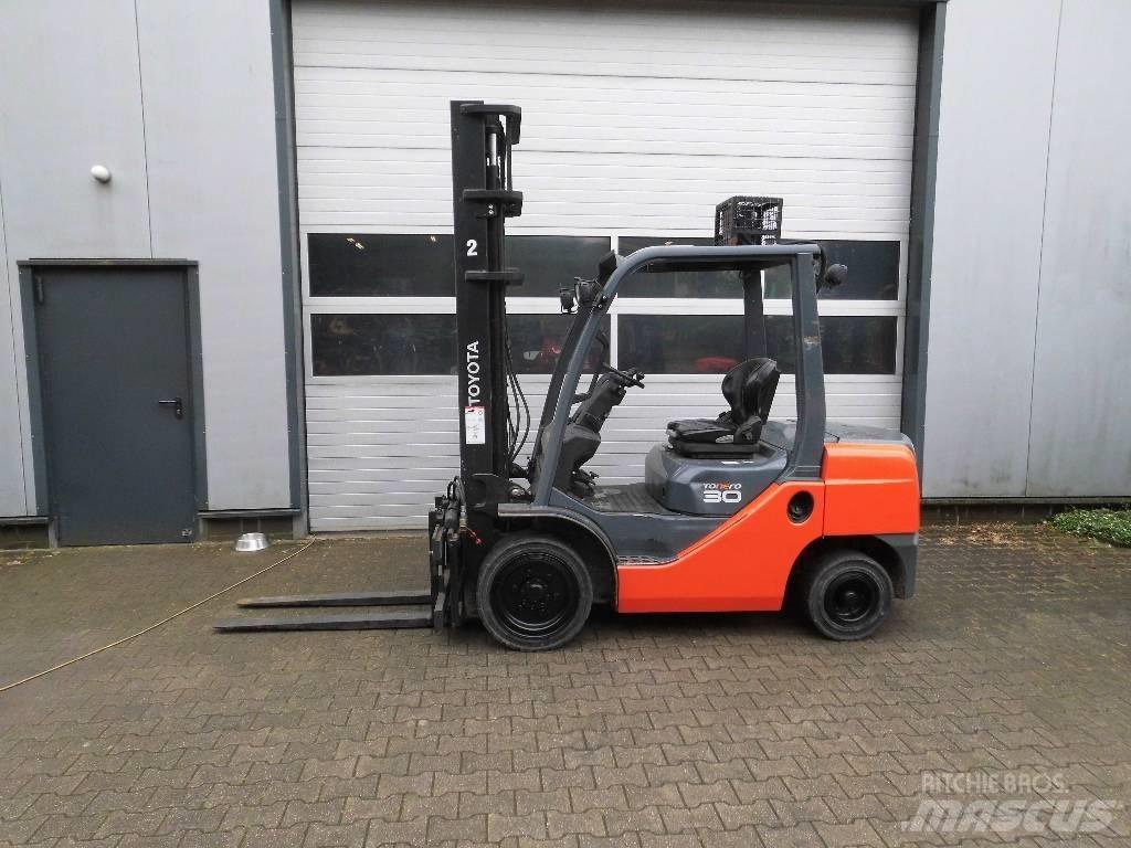 Toyota 02-8 FD 30 Dízel targoncák