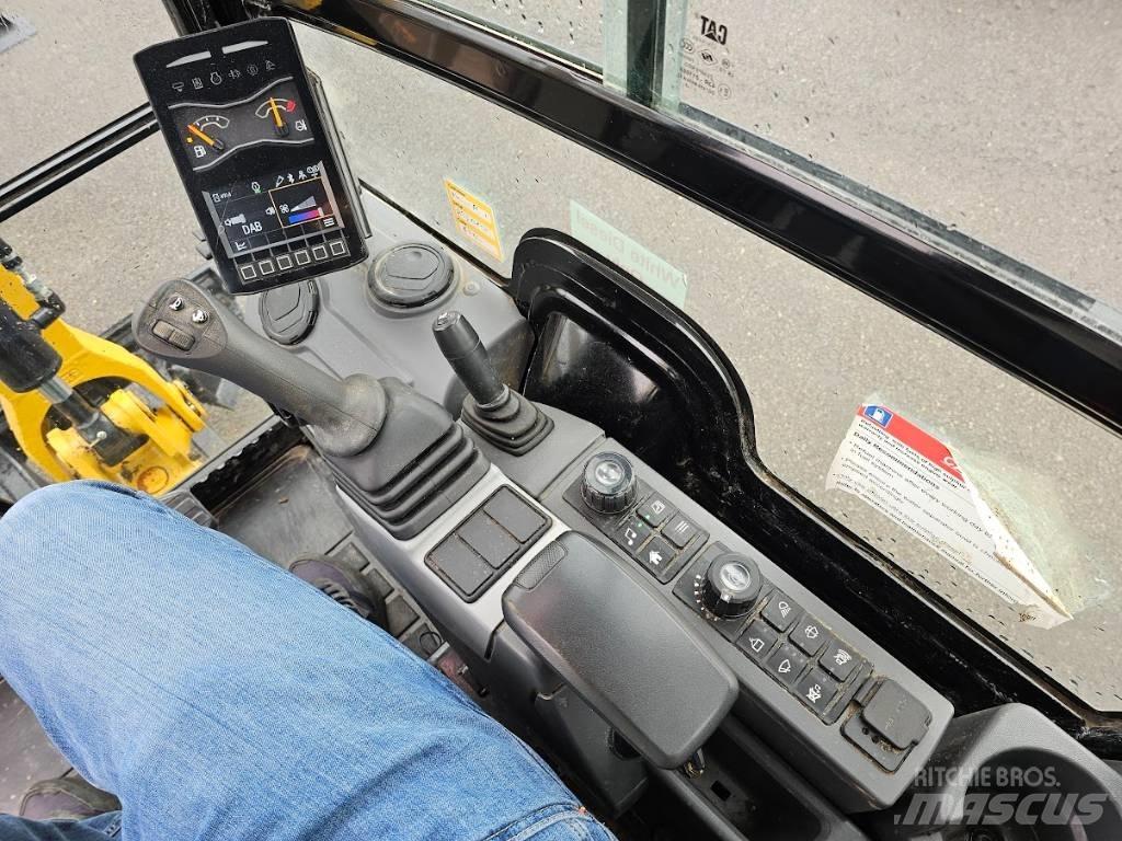CAT 301.8 Mini kotrók < 7t