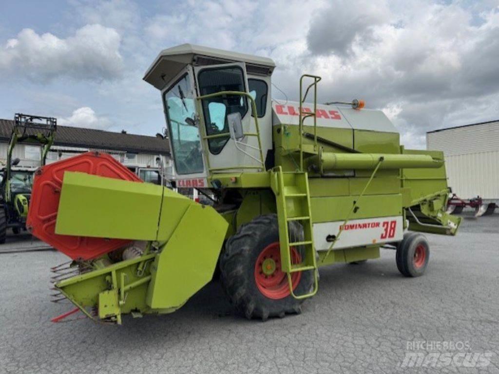 CLAAS Dominator 38 Kombájnok
