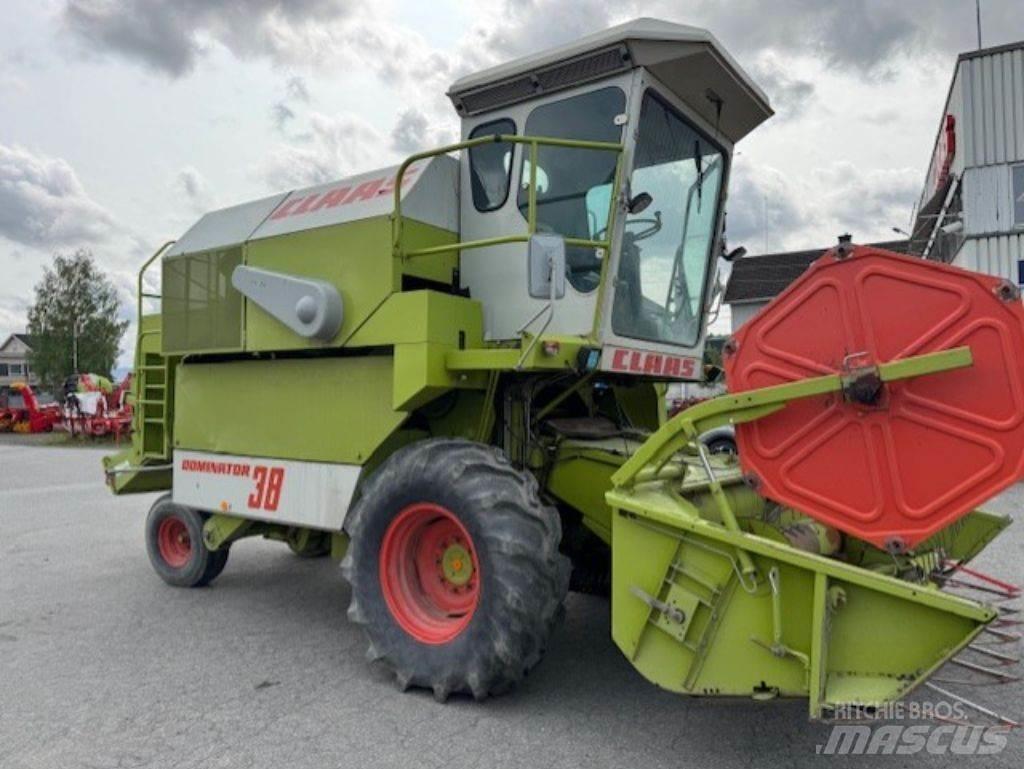 CLAAS Dominator 38 Kombájnok