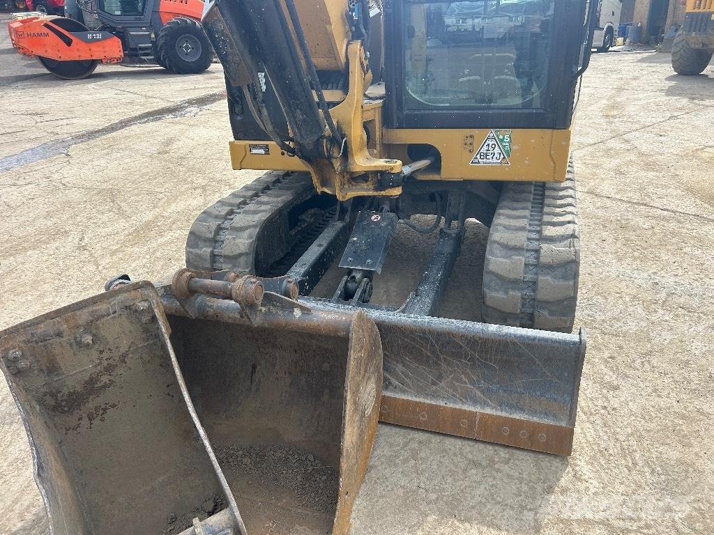 CAT 306 CR Mini kotrók < 7t
