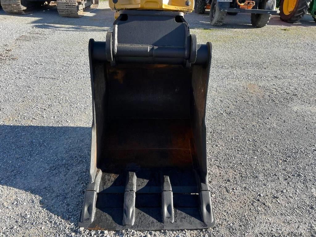 CAT M 318 F Gumikerekes kotrók