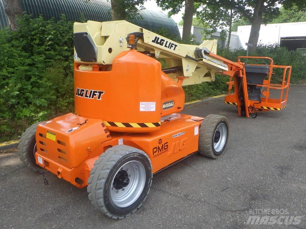 JLG M450AJ Karos emelők