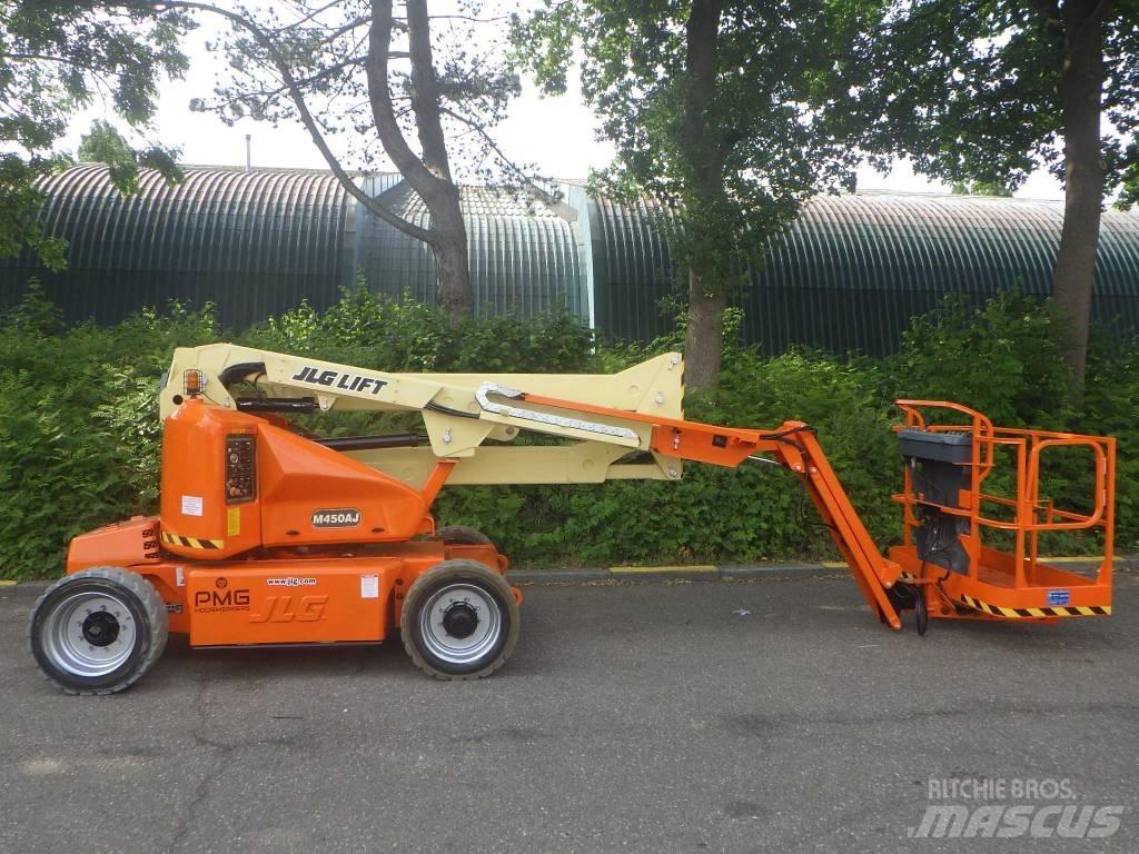 JLG M450AJ Karos emelők