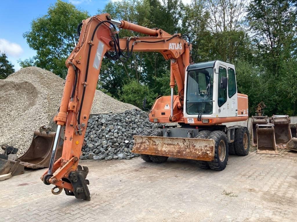 Atlas 1504 Gumikerekes kotrók