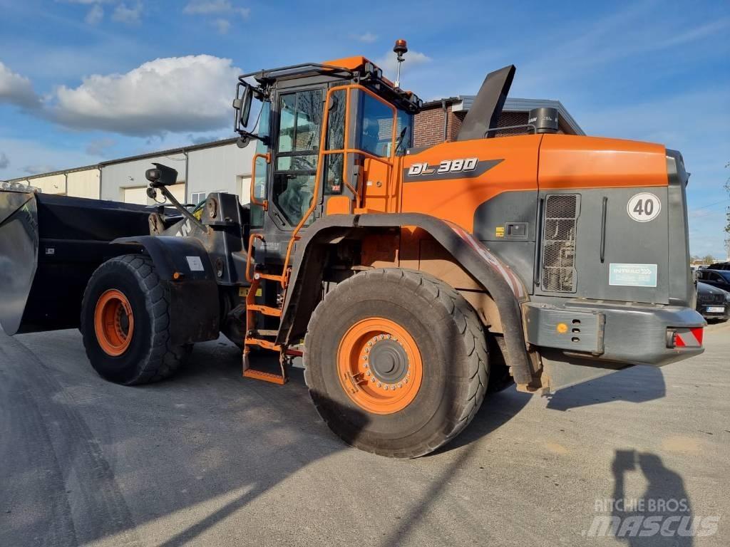 Doosan DL 380-7 Gumikerekes homlokrakodók