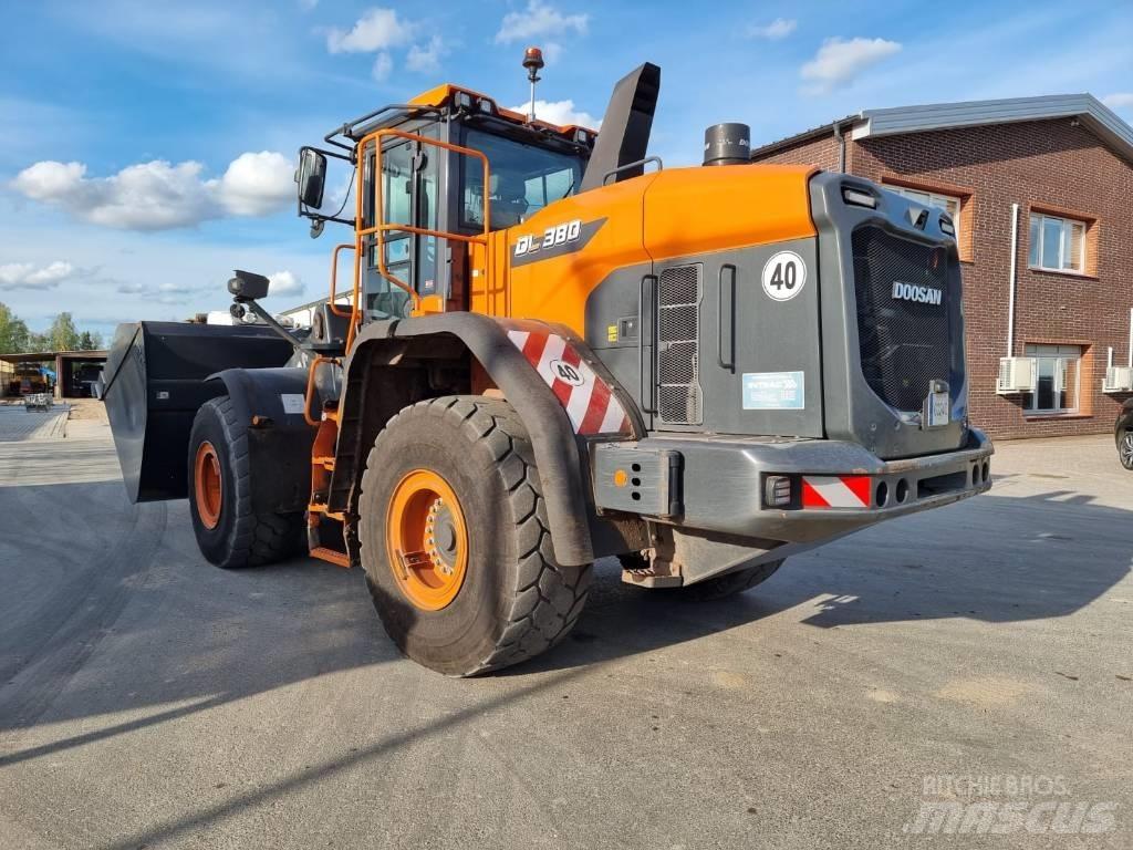 Doosan DL 380-7 Gumikerekes homlokrakodók