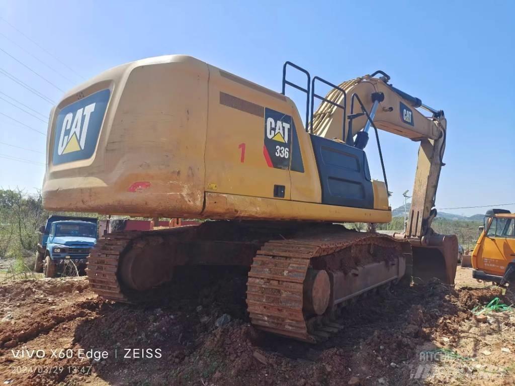 CAT 336 Lánctalpas kotrók