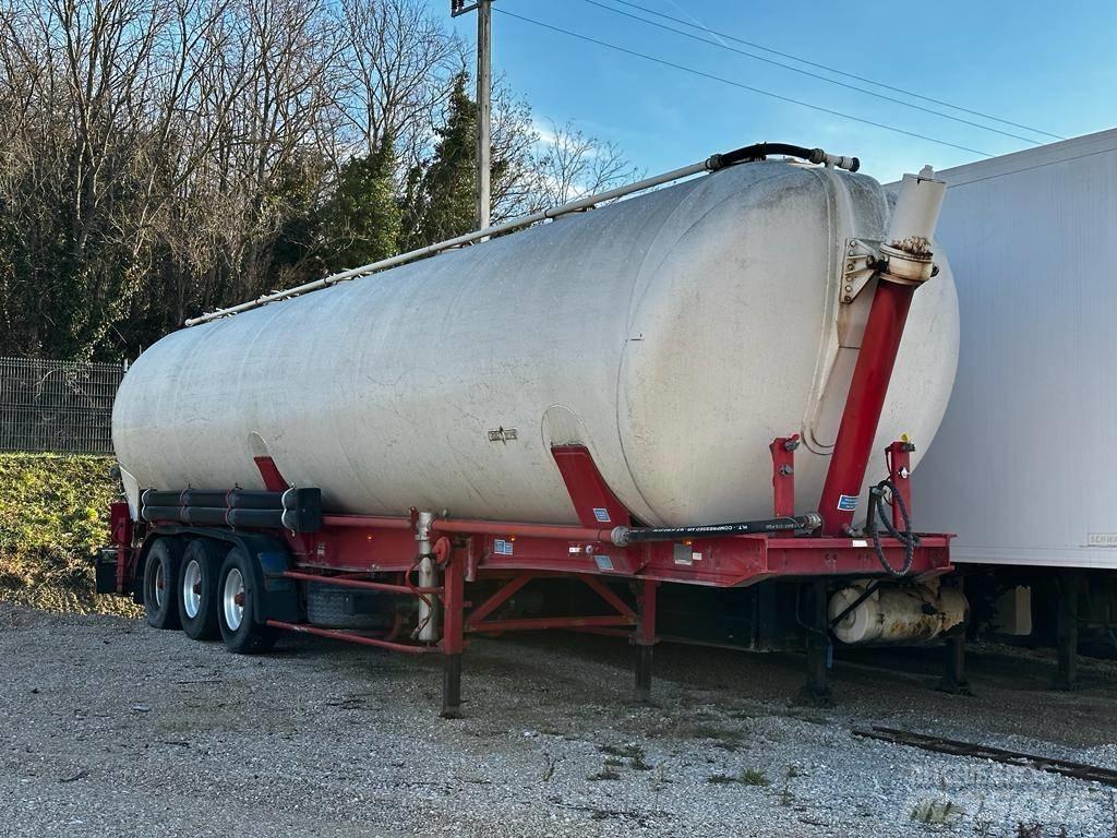 Spitzer SK 2463 CAL Tartályos félpótkocsik