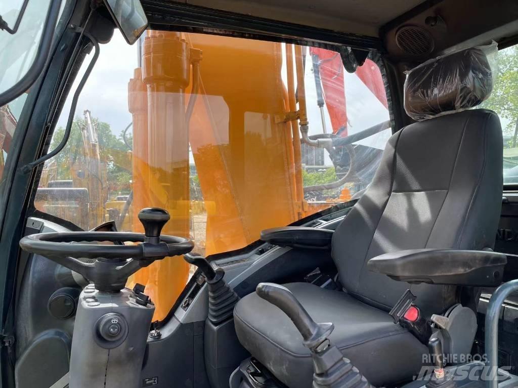 Hyundai R210W-9 Gumikerekes kotrók