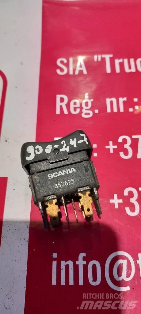 Scania R 420.   353625 Vezetőfülke és belső tartozékok