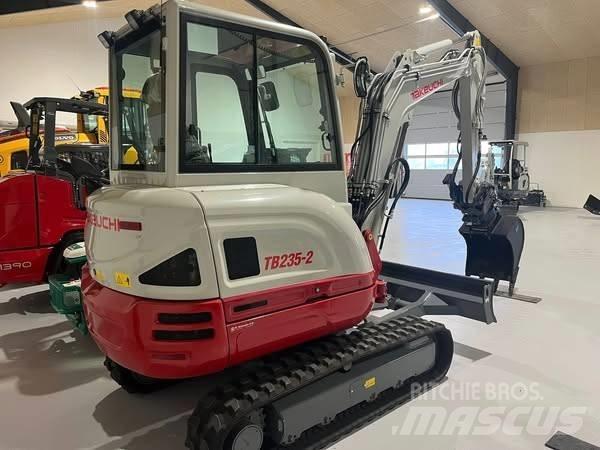 Takeuchi TB 235 Mini kotrók < 7t
