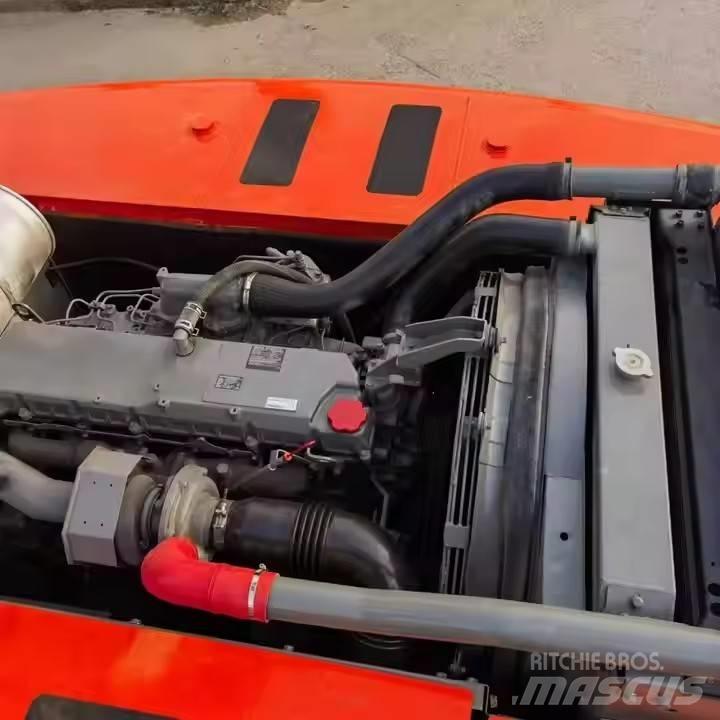 Hitachi ZX350 Lánctalpas kotrók