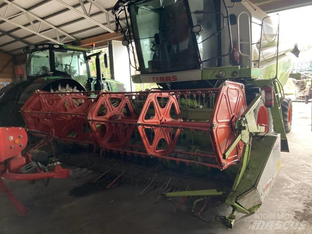 CLAAS Tucano 320 Kombájnok