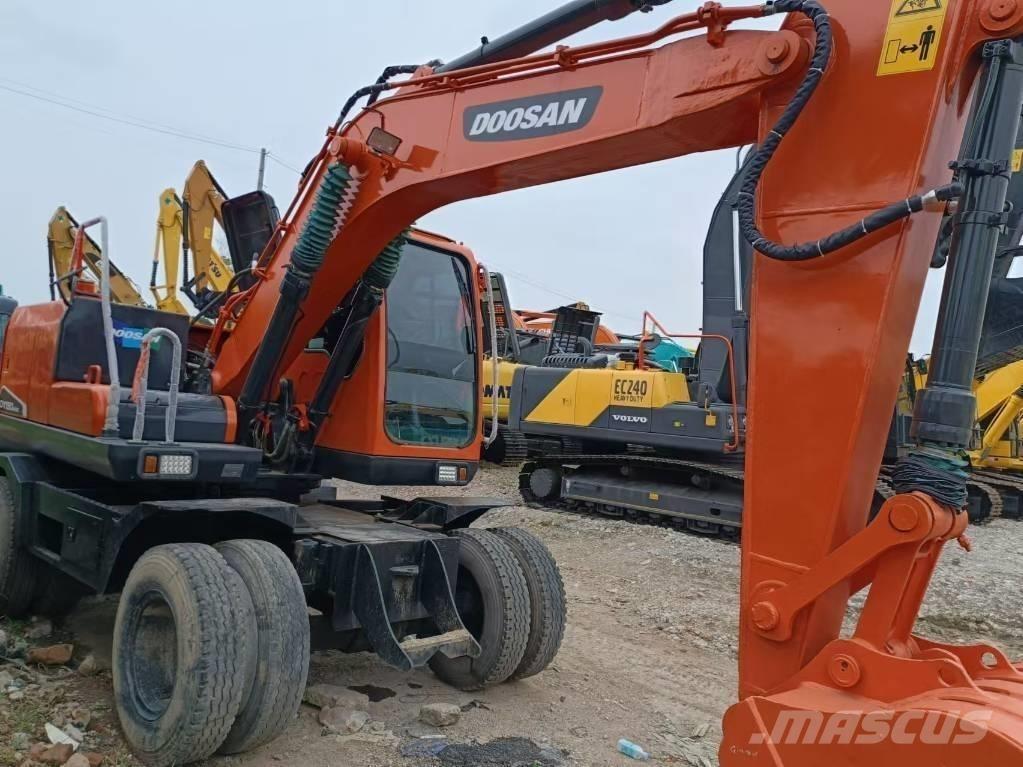 Doosan 150 W-7 Gumikerekes kotrók