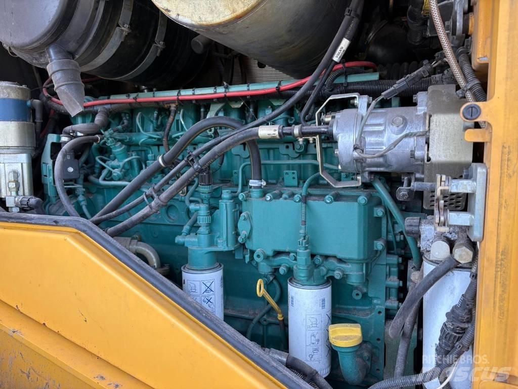 Volvo L 110 F Gumikerekes homlokrakodók