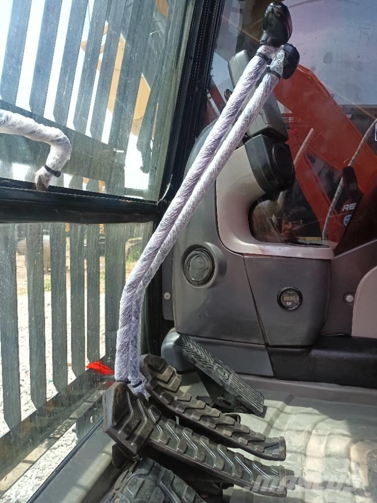 CAT 320D2 Lánctalpas kotrók