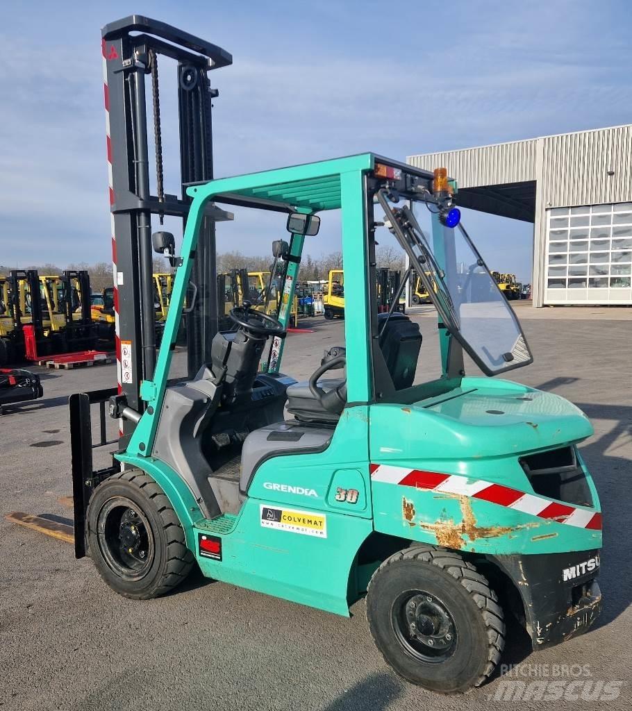 Mitsubishi FD30N Tolóoszlopos targonca