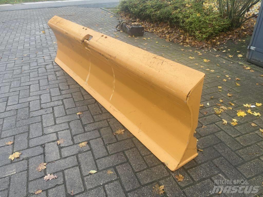 CASE DOZER BLADE Tolólapok