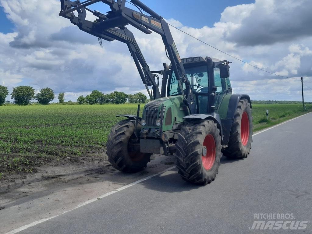 Fendt 712 Vario Traktorok