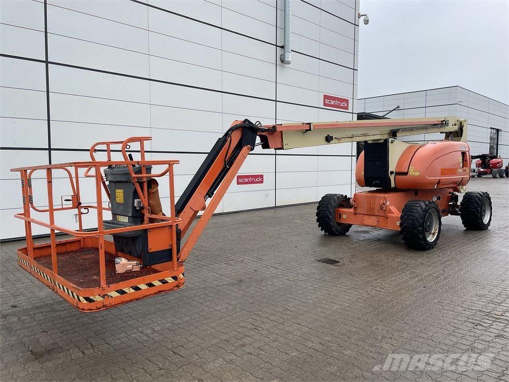 JLG 800AJ Karos emelők