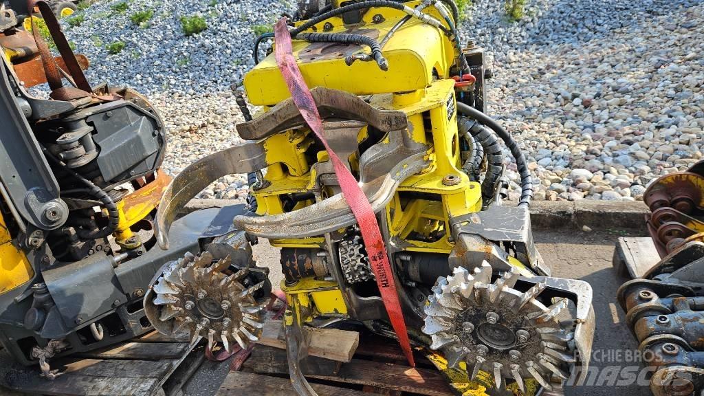 John Deere 1070 D Betakarítók