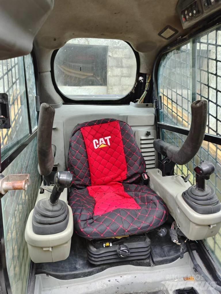CAT 246C Kompaktrakodók