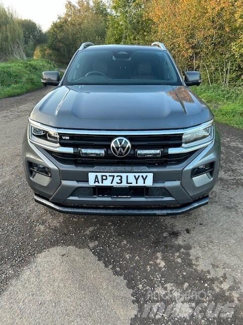 Volkswagen Amarok Kis teherszállító/Platós kocsi