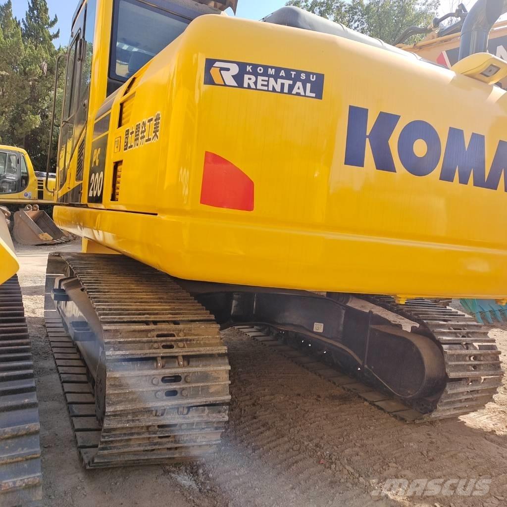 Komatsu PC 200 Lánctalpas kotrók