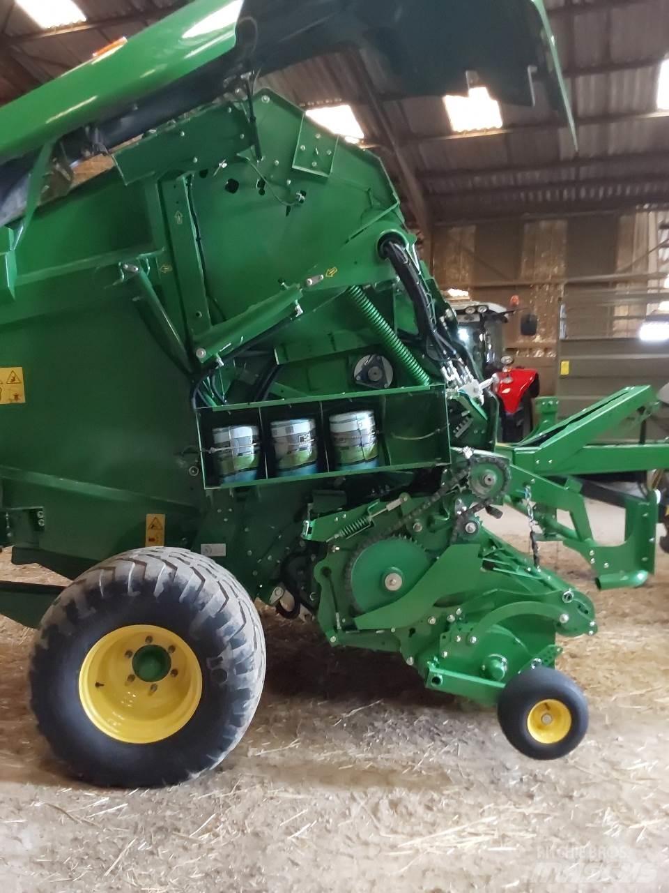 John Deere V 451 M Körbálázók
