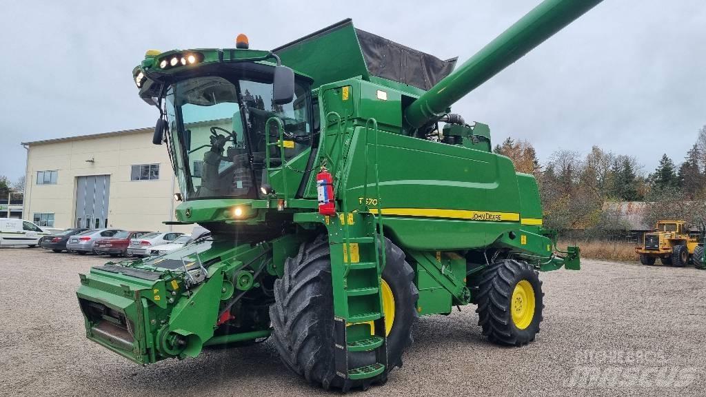John Deere T670i Kombájnok
