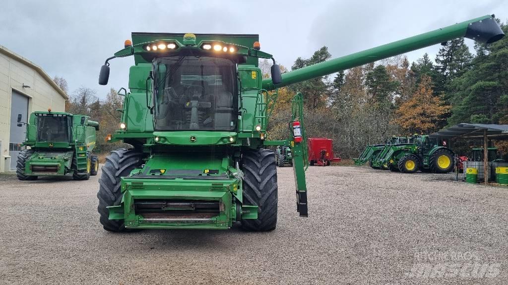 John Deere T670i Kombájnok
