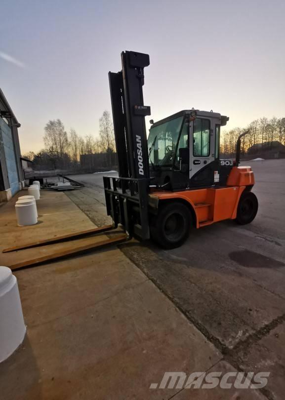 Doosan D90S-7 Dízel targoncák