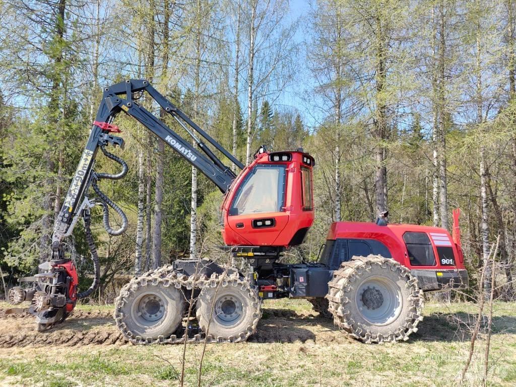 Komatsu 901 Betakarítók
