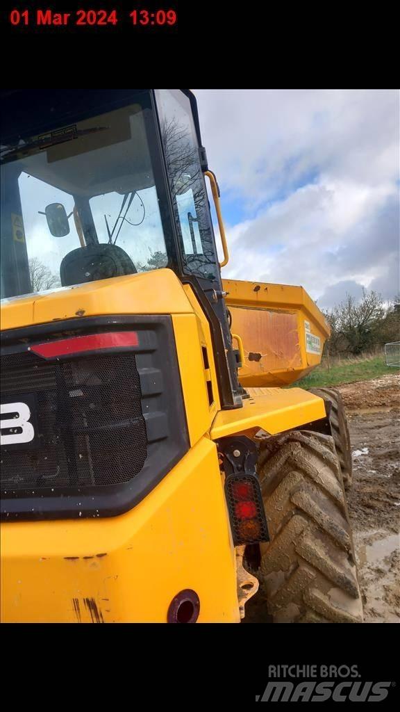 JCB 6 ST Mezei dömperek