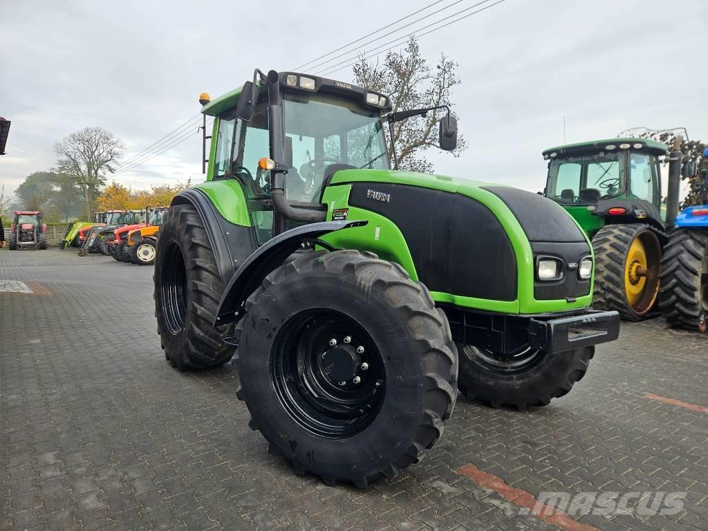 Valtra T 120 Traktorok