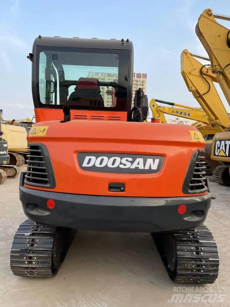 Doosan DX60 Lánctalpas kotrók