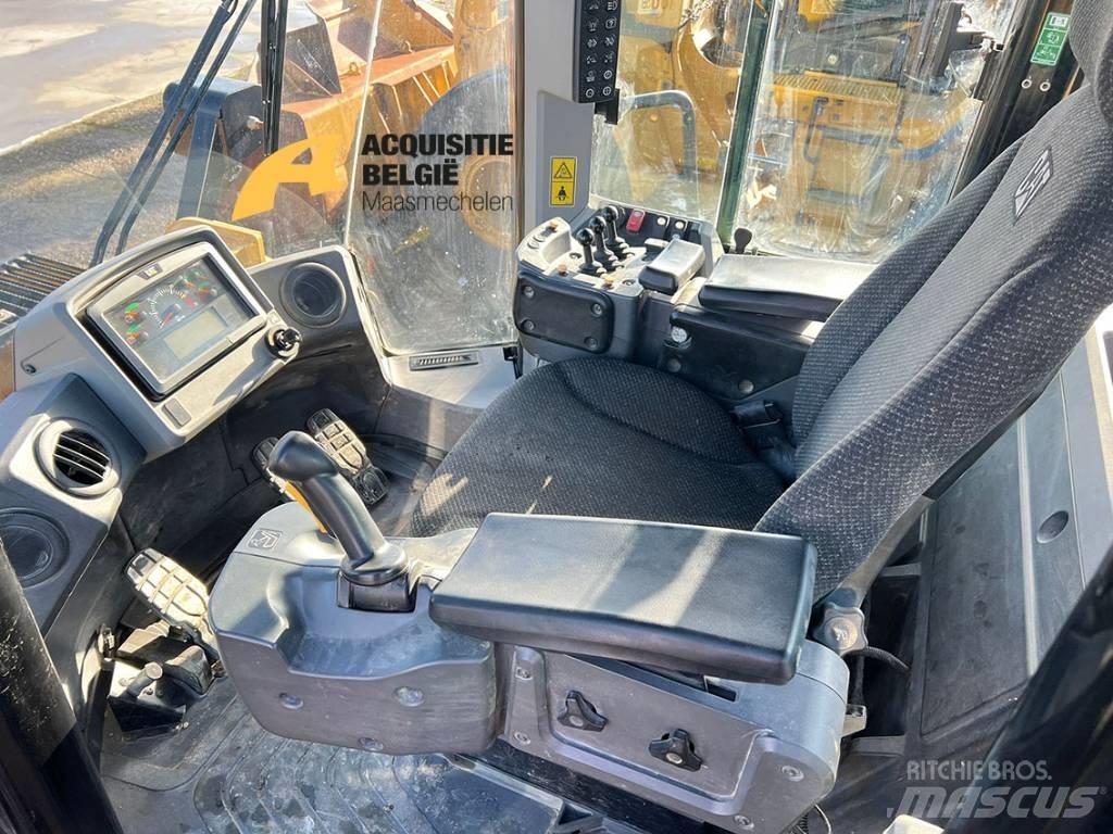 CAT 966 M Gumikerekes homlokrakodók