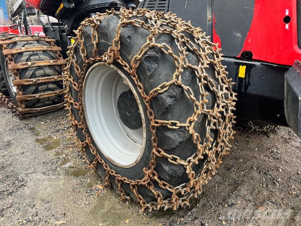 Komatsu 931 Betakarítók