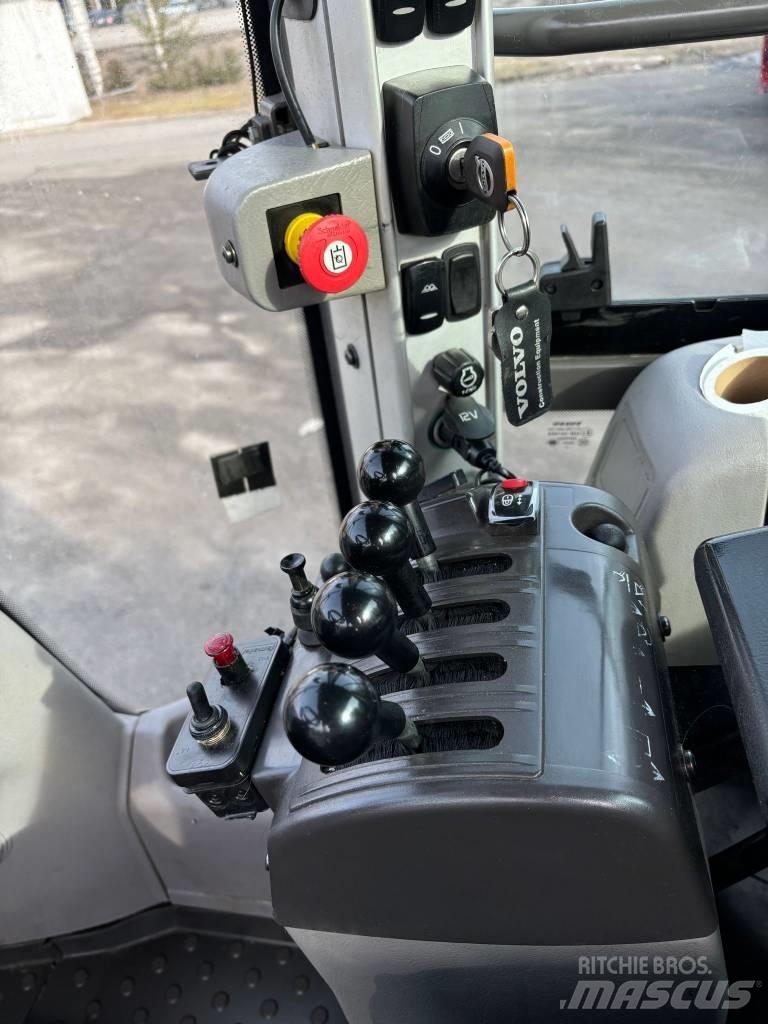 Volvo L 90 H Gumikerekes homlokrakodók